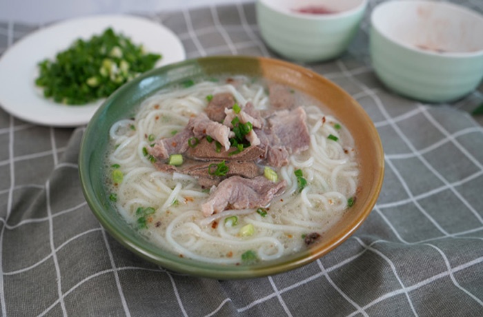 青原原味汤粉王培训